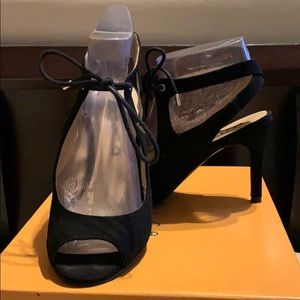 Excellent Condition Unisa Black Heels Size 6
